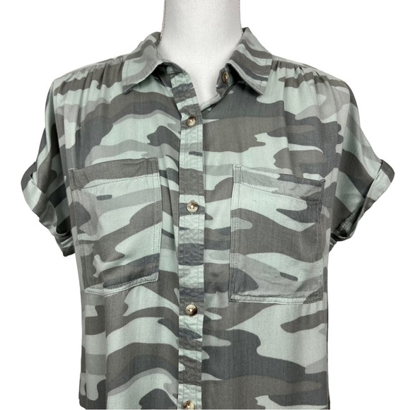 NWT MAURICES Women’s Button Blouse/Top Small Multi Color Camouflage Print Flaw - Picture 2 of 14